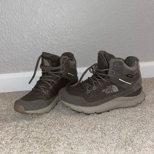 Women’s Northface hiking boots